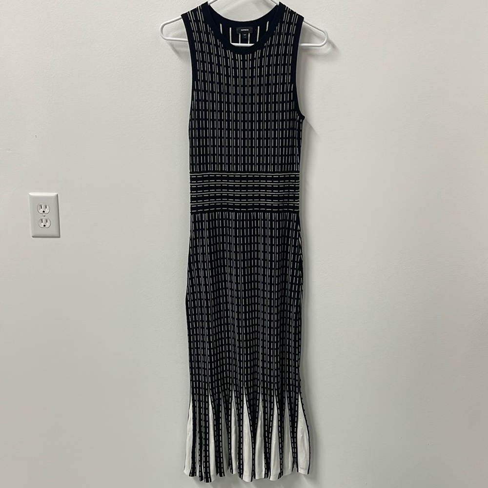 Black-and-white knit sweater dress from express size small
